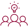 Symbol eines kreativen Prozesses mit drei stilisierten Personen, die Ideen austauschen, während über ihnen eine Glühbirne leuchtet. Die Darstellung betont Teamarbeit und innovative Denkansätze.